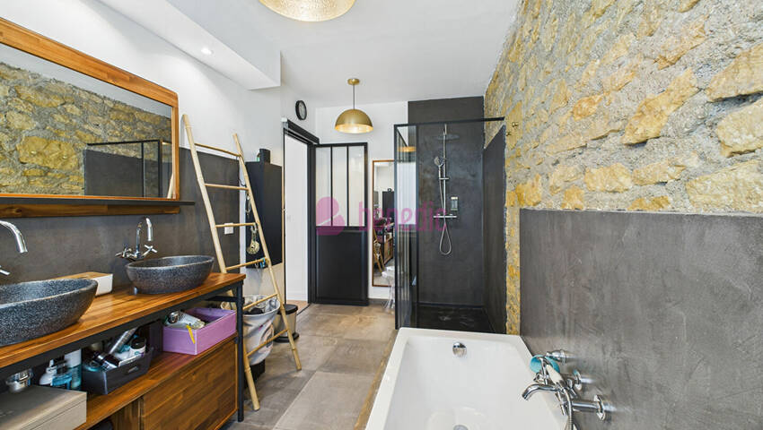 58037527k - Attribut alt par défaut.