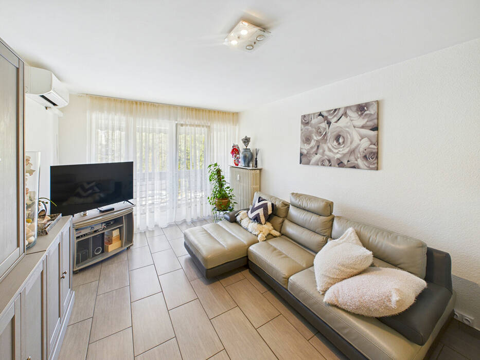 58293334b - Attribut alt par défaut.