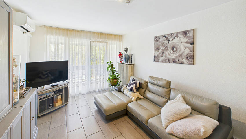 58293334b - Attribut alt par défaut.