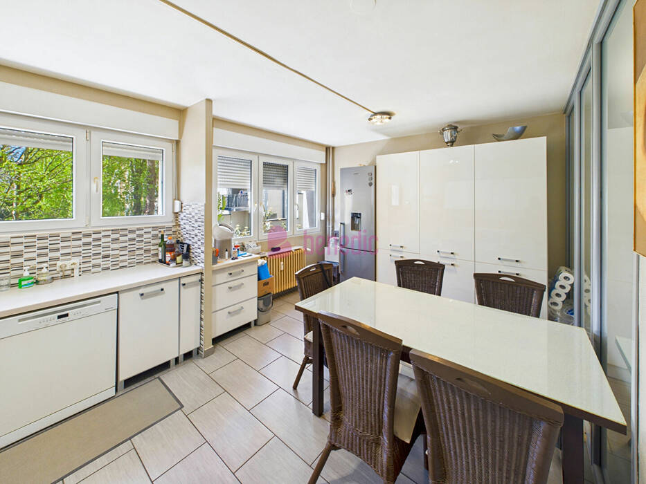 58293334f - Attribut alt par défaut.