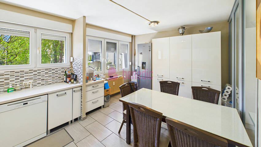 58293334f - Attribut alt par défaut.