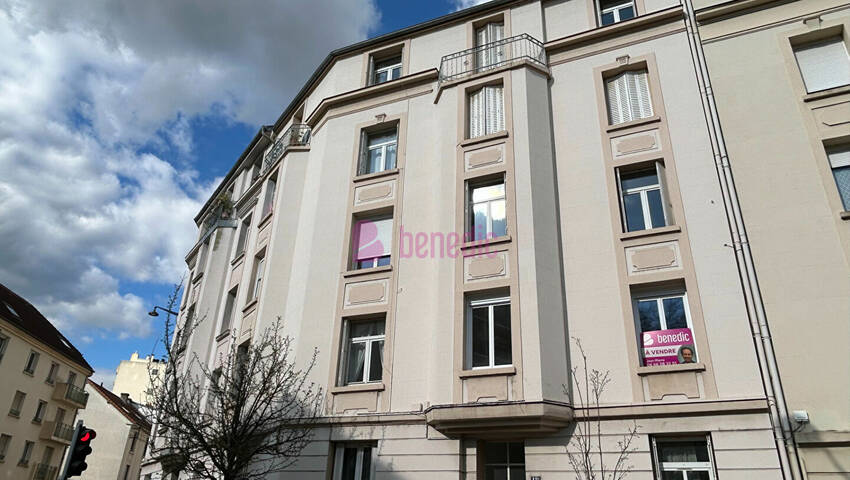 58325713e - Attribut alt par défaut.