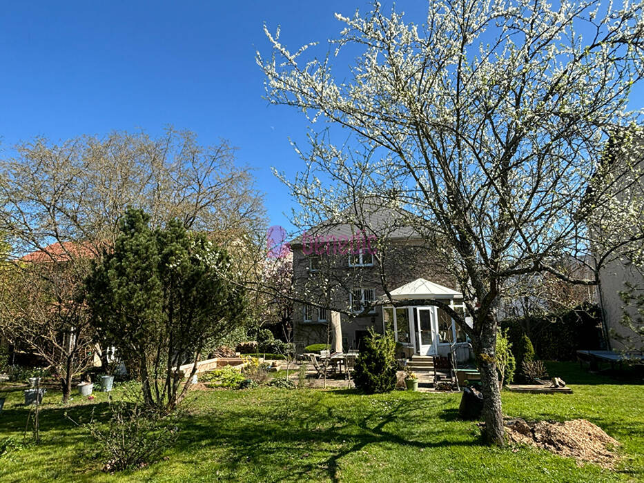 57915499d - Attribut alt par défaut.