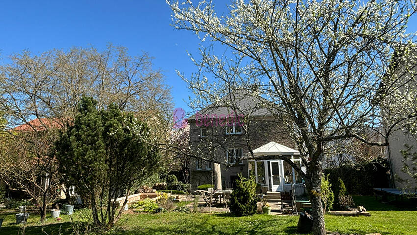 57915499d - Attribut alt par défaut.