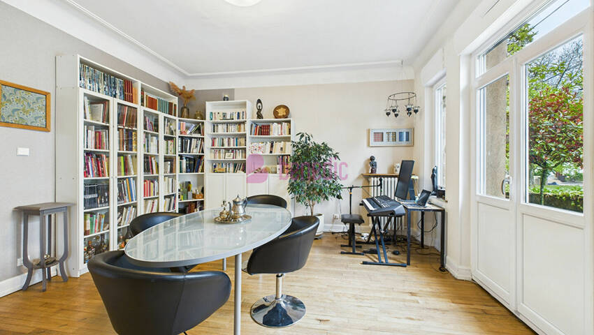 57915499f - Attribut alt par défaut.