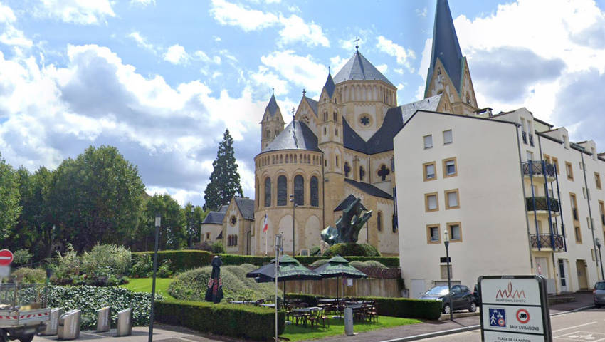 58353587a - Attribut alt par défaut.