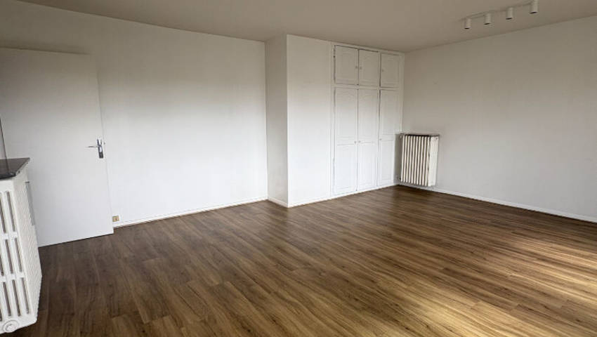 58353967f - Attribut alt par défaut.