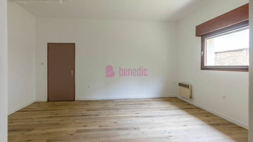 58253326n - Attribut alt par défaut.