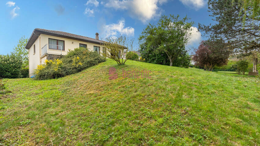 58253326b - Attribut alt par défaut.