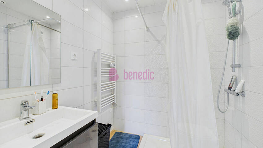 58186585m - Attribut alt par défaut.