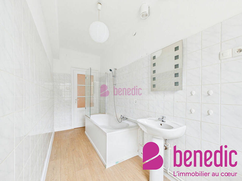 57918660l - Attribut alt par défaut.