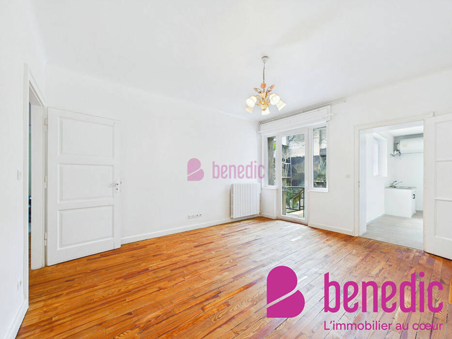 57918660c - Attribut alt par défaut.