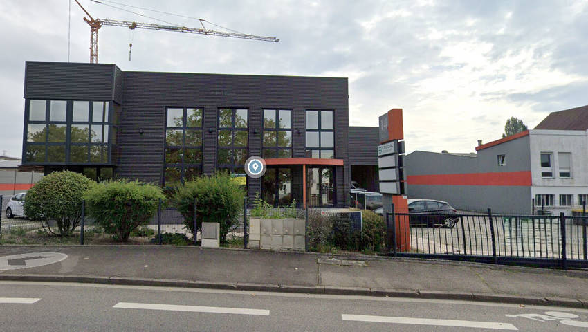 20415169b - Attribut alt par défaut.