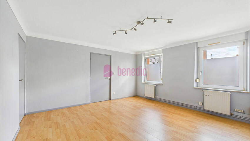 58380730b - Attribut alt par défaut.