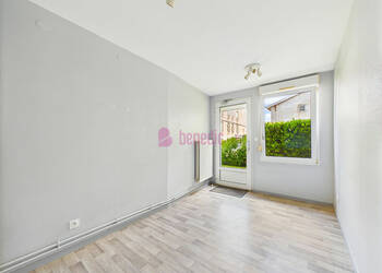 58380730c - Attribut alt par défaut.