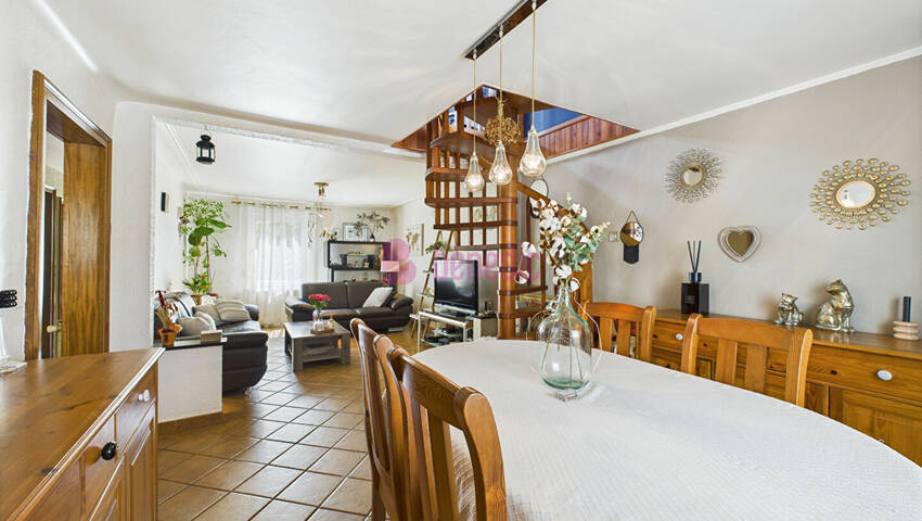 57690351c - Attribut alt par défaut.