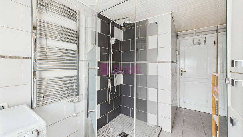 57690351f - Attribut alt par défaut.