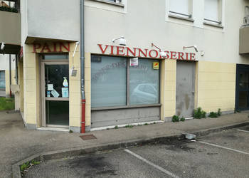 58391489c - Attribut alt par défaut.