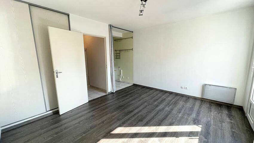 17701574c - Attribut alt par défaut.