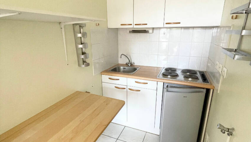 17701574d - Attribut alt par défaut.