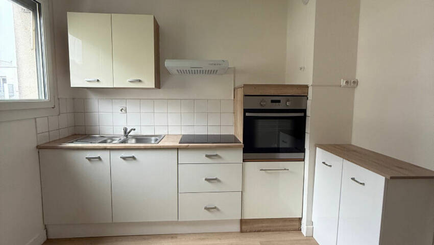 58413293c - Attribut alt par défaut.