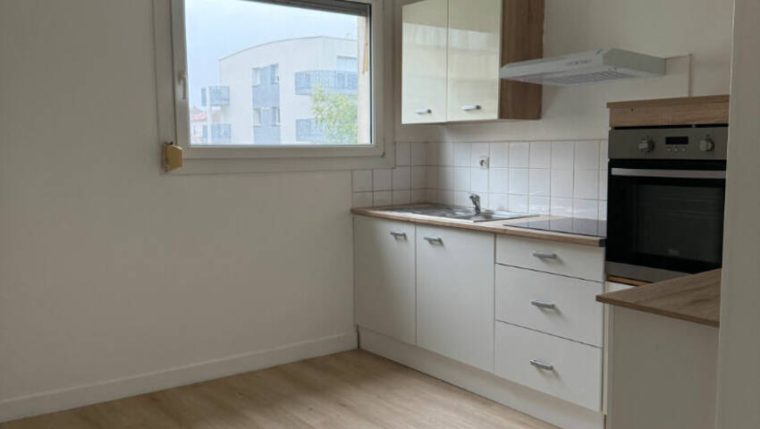 58413293e - Attribut alt par défaut.