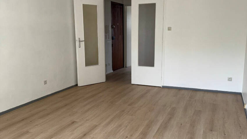 58413293f - Attribut alt par défaut.