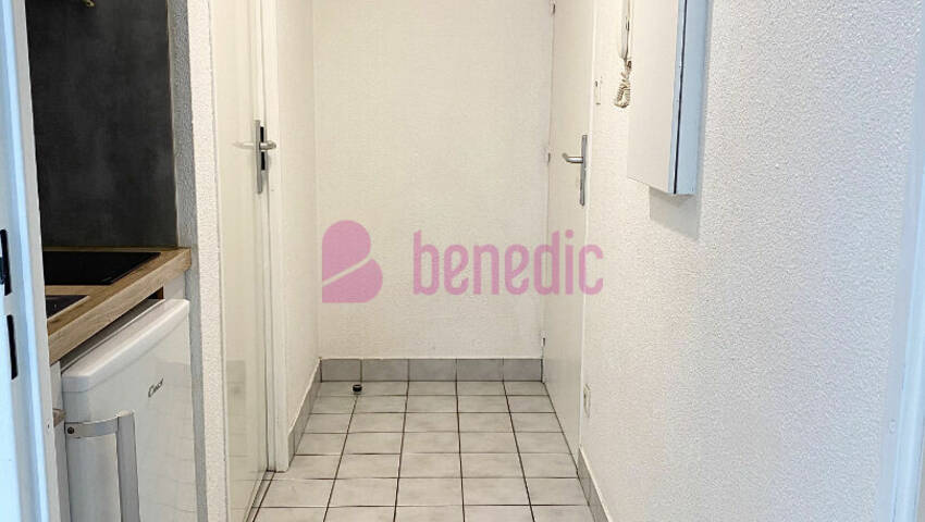 58439241d - Attribut alt par défaut.