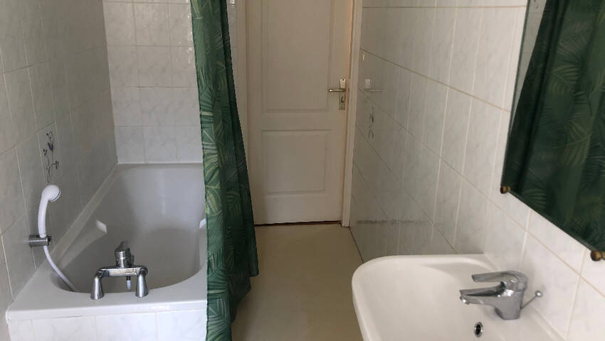 4253875g - Attribut alt par défaut.