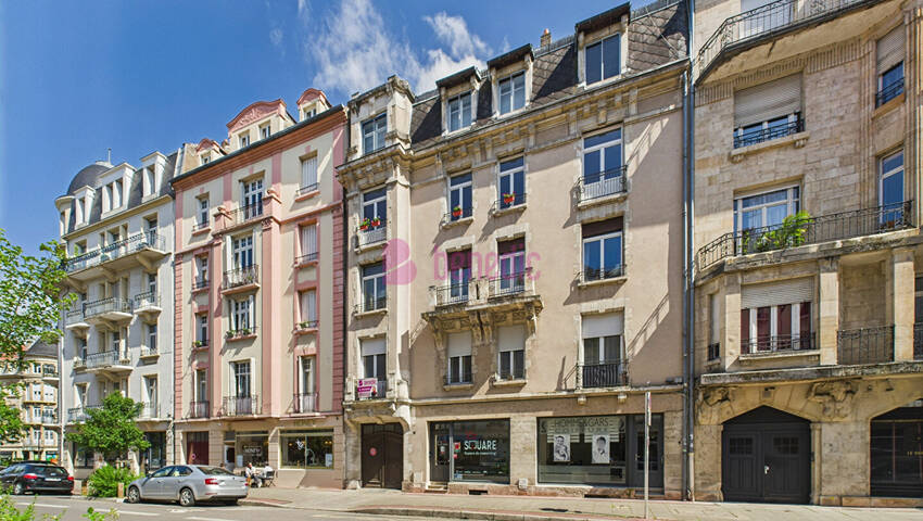 57917494a - Attribut alt par défaut.