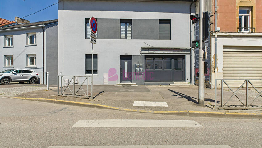 58422974a - Attribut alt par défaut.