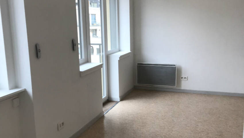 58634395b - Attribut alt par défaut.