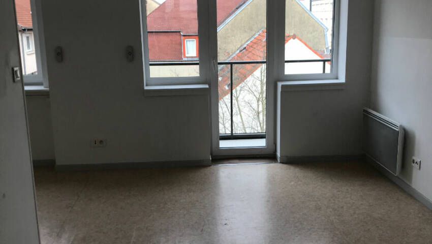 58634395c - Attribut alt par défaut.