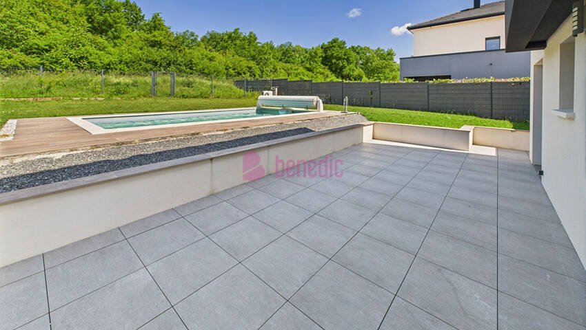 58636238g - Attribut alt par défaut.