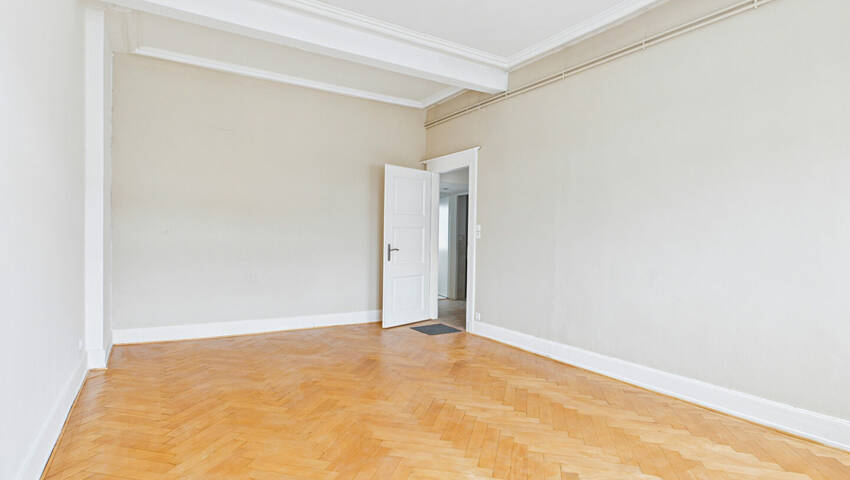 7405372f - Attribut alt par défaut.