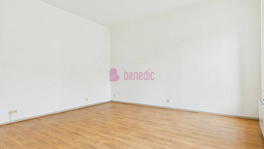 4479796d - Attribut alt par défaut.