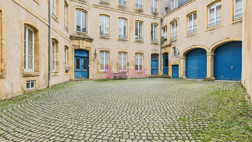 4479796m - Attribut alt par défaut.