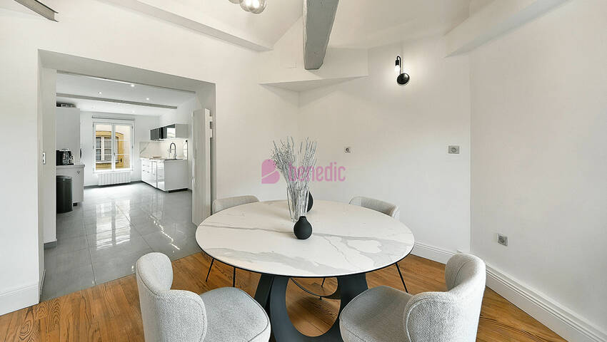 58618452a - Attribut alt par défaut.