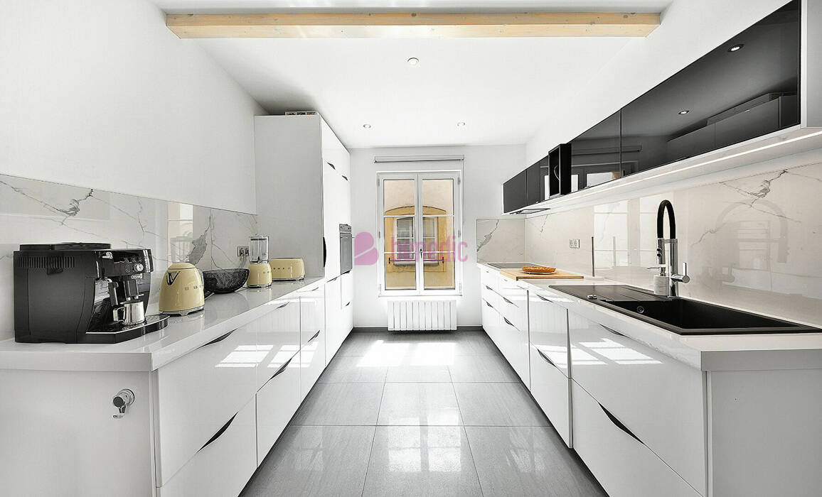 58618452f - Attribut alt par défaut.