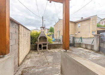 54378096c - Attribut alt par défaut.