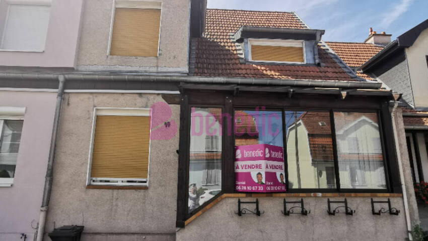 56228417a - Attribut alt par défaut.