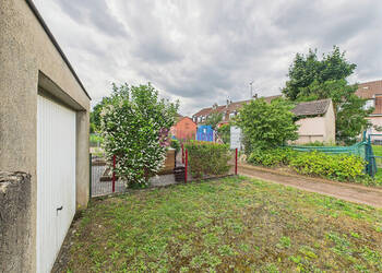 56228417b - Attribut alt par défaut.