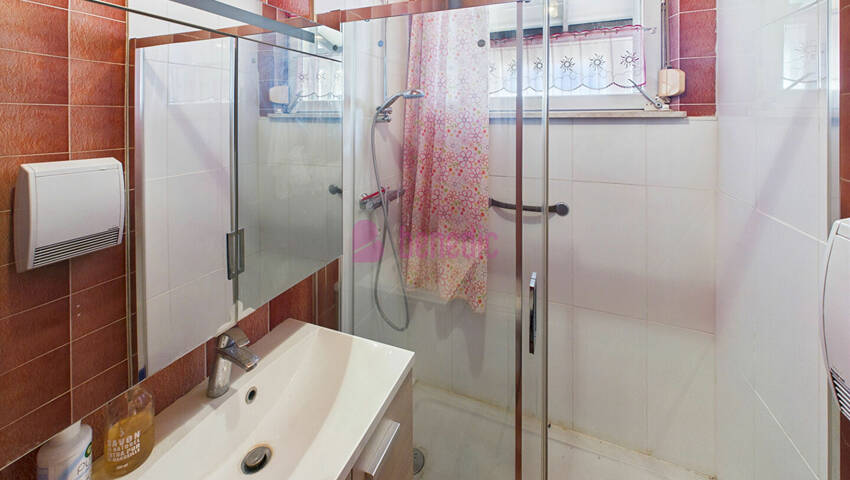 56228417k - Attribut alt par défaut.