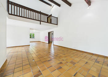 58263703b - Attribut alt par défaut.