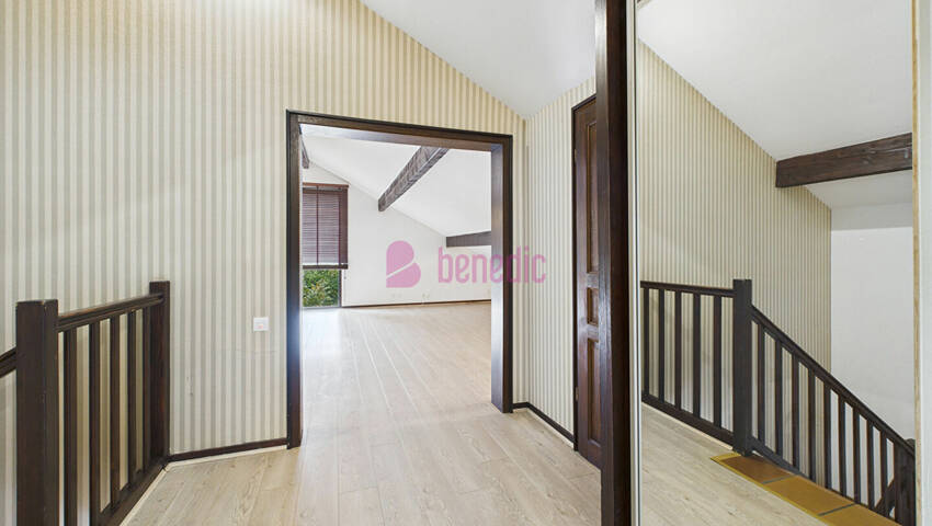 58263703q - Attribut alt par défaut.