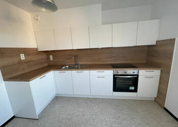 58652416b - Attribut alt par défaut.