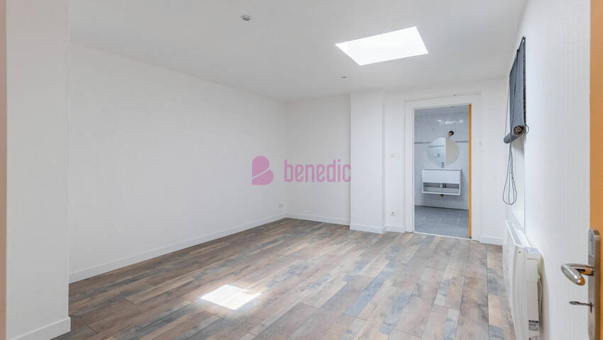 58464105q - Attribut alt par défaut.