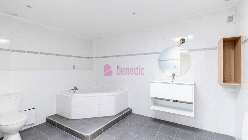 58464105r - Attribut alt par défaut.