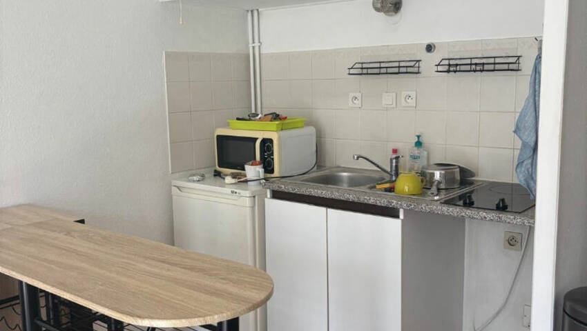 58655330b - Attribut alt par défaut.