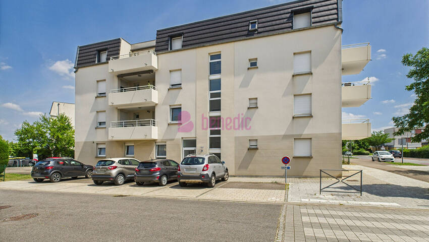 58748271a - Attribut alt par défaut.